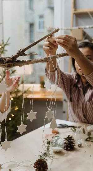 Weihnachtsdeko schnell & einfach selbst basteln: Mit diesen 3 DIY-Ideen wird es besinnlich
